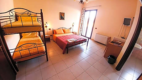 Triple Room with Terrace