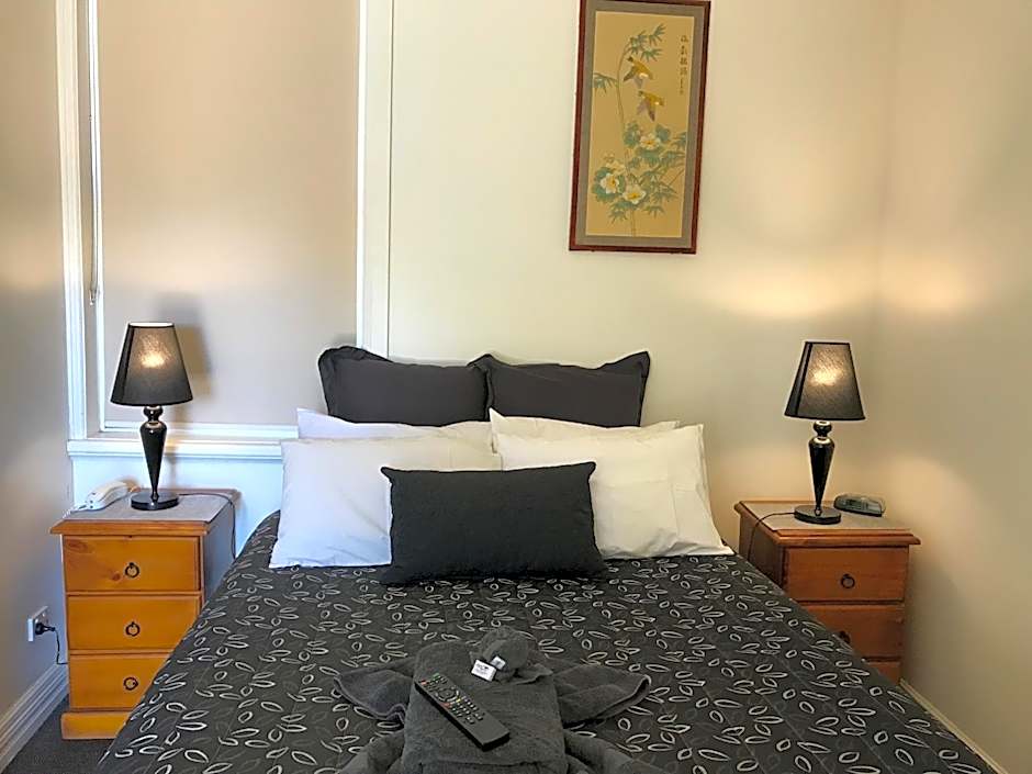 The Lodge Outback Motel