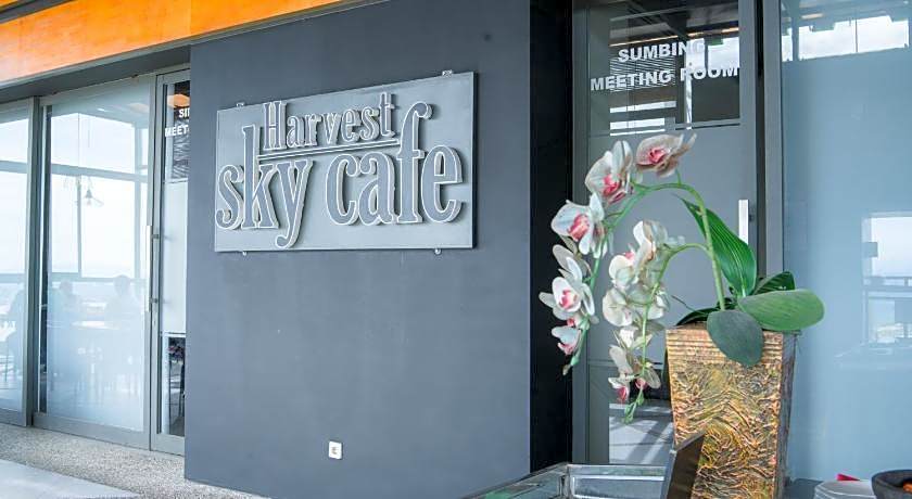 Front One Harvest Hotel Wonosobo