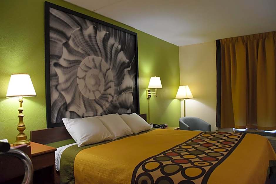 Photo 1 of 8 of 1 King Bed, Mobility Accessible, Nonsmoking