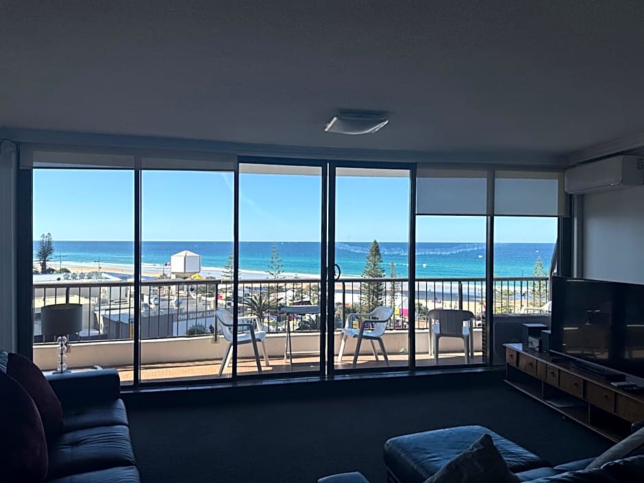 Surfers International Apartments
