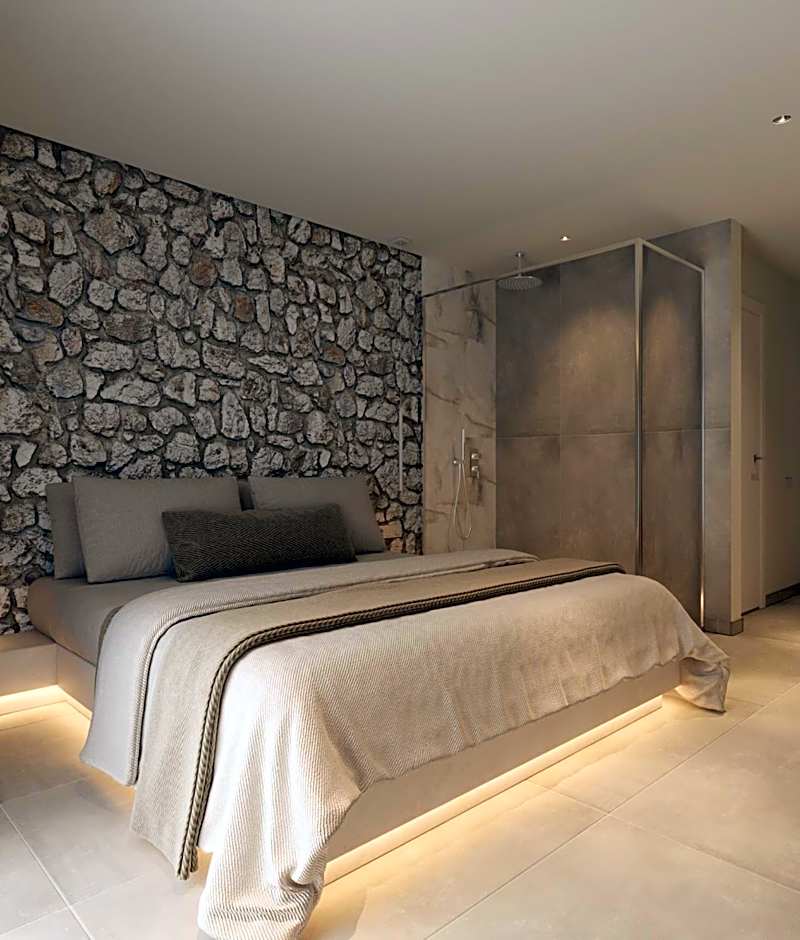 Tinas Plus Hotel