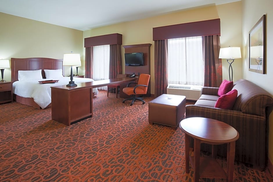 Hampton Inn & Suites Minot