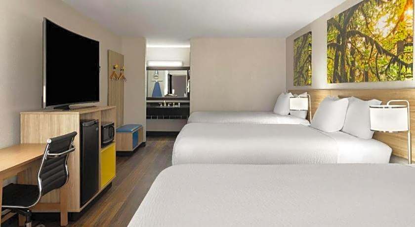 Days Inn & Suites by Wyndham Byram