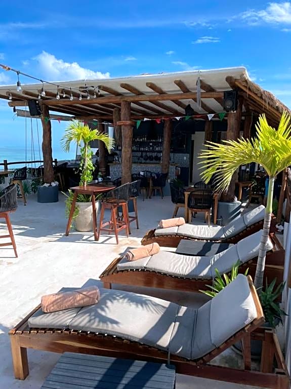 HOTEL MITTOZ HOLBOX