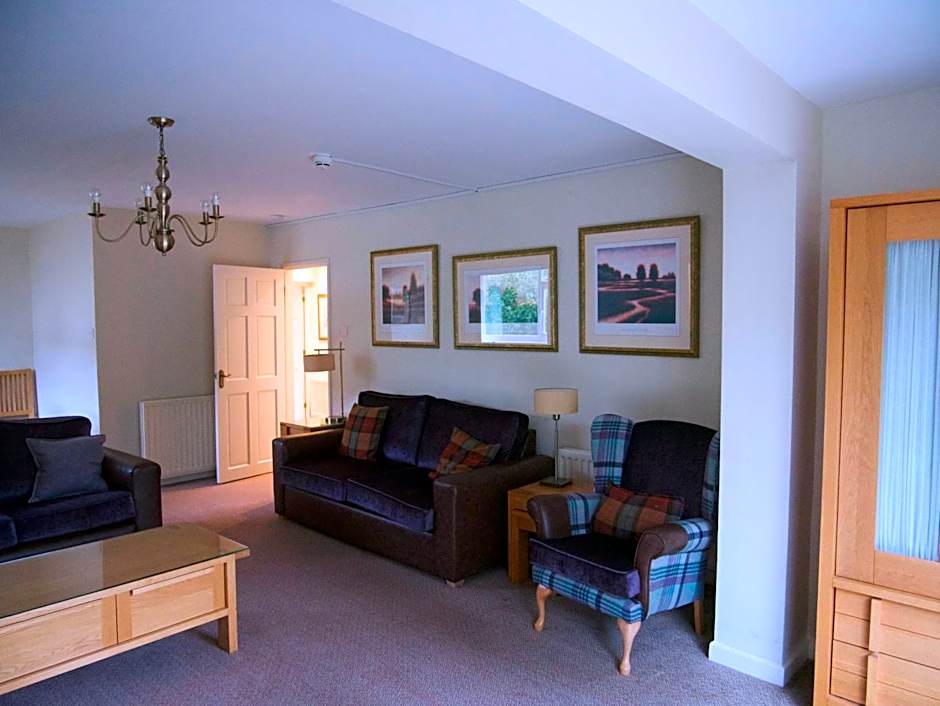 Elmers Court Hotel