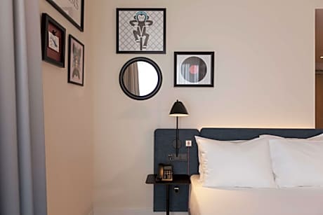 Queen Accessible Room