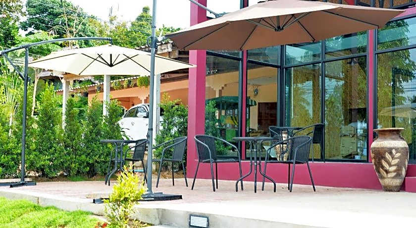 Lanta Hostel - Adult only