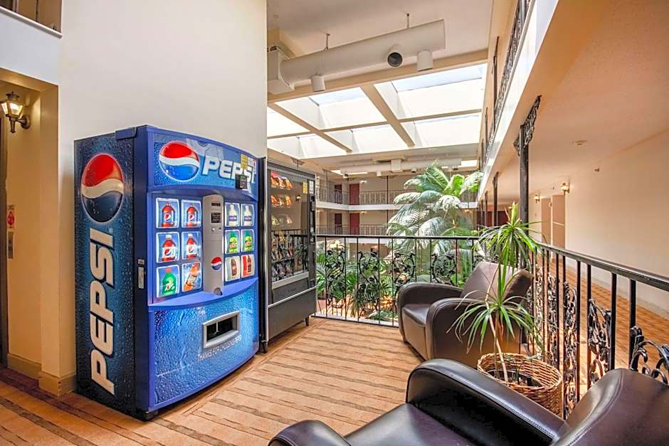 Coratel Plus Suites Wichita West Airport