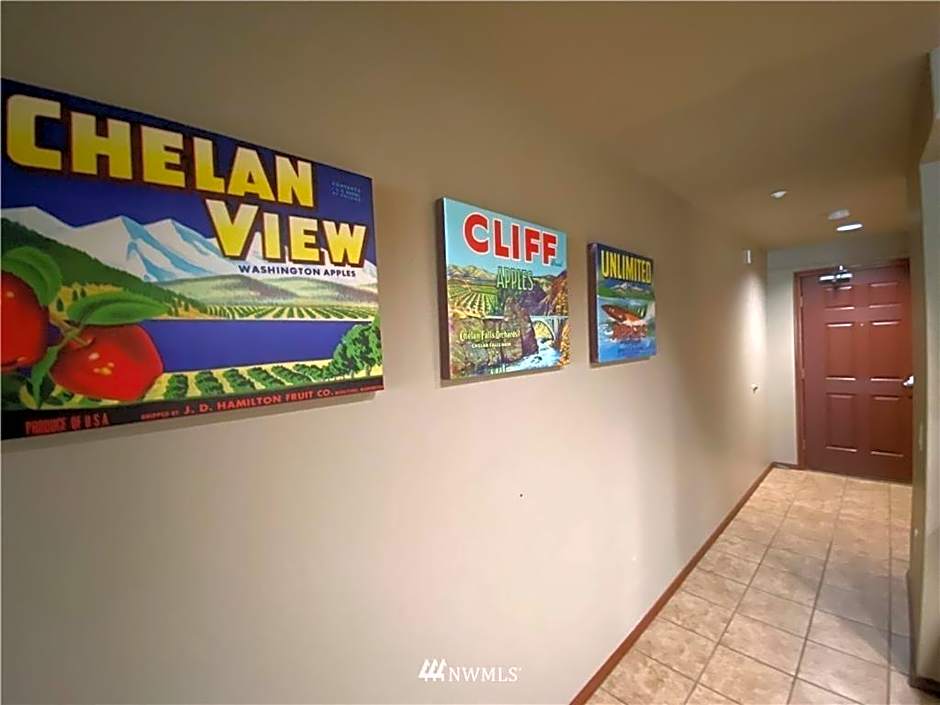 Grandview Lake Chelan- Waterfront View, Pool, Hot tub, Golf, 1 Min To Downtown