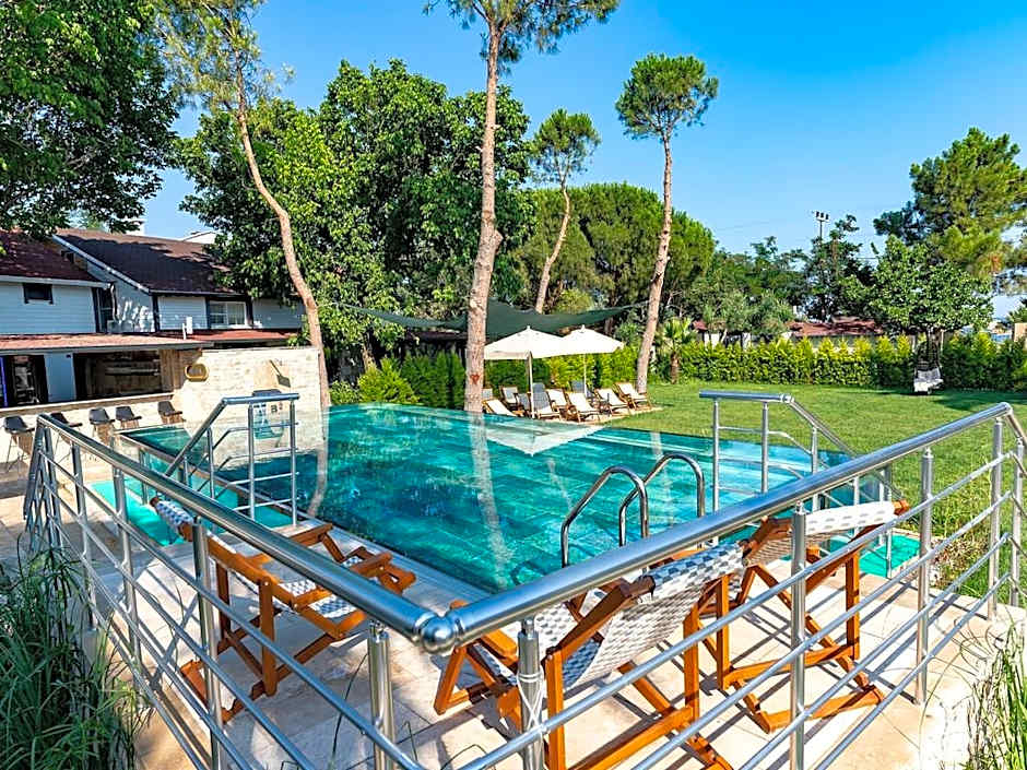 Assos Hunters Hotel