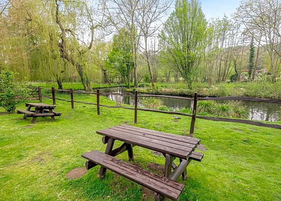 Tilford Woods Lodge Retreat