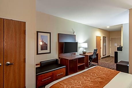 King Suite - Disability Access/Non-Smoking