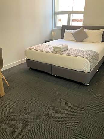 Studio 2 on Liverpool with room en-suite