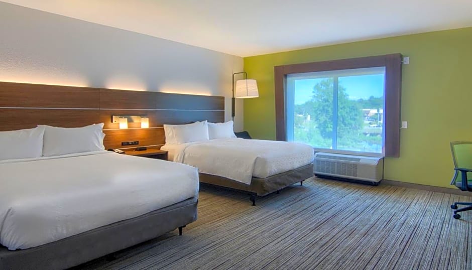 Holiday Inn Express & Suites Quincy I-10, an IHG Hotel