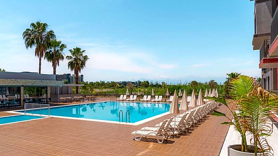 Laristone Suite Spa Hotel