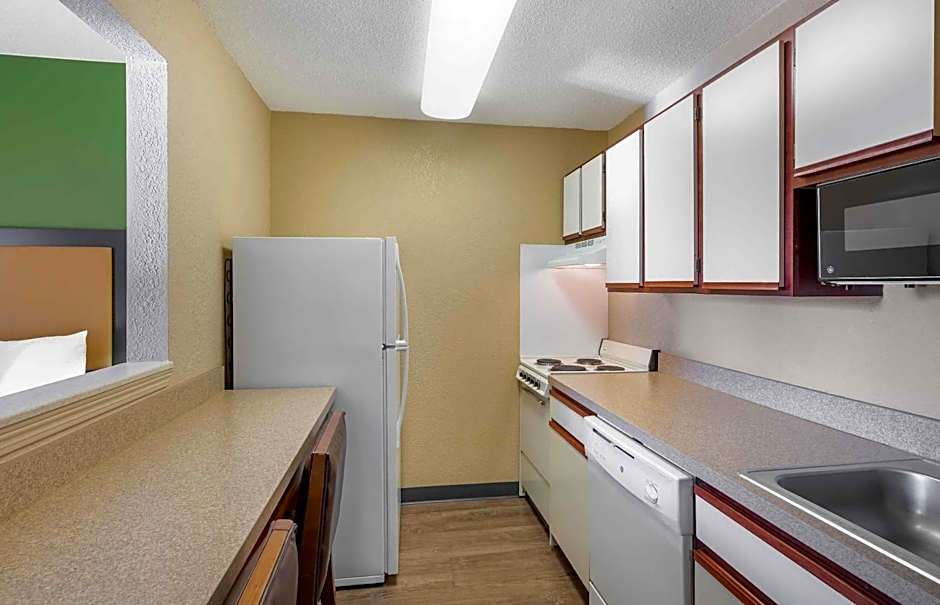 Extended Stay America Suites - Cleveland - Middleburg Heights