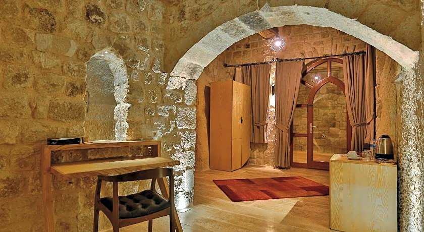 Acropolis Cave Suites