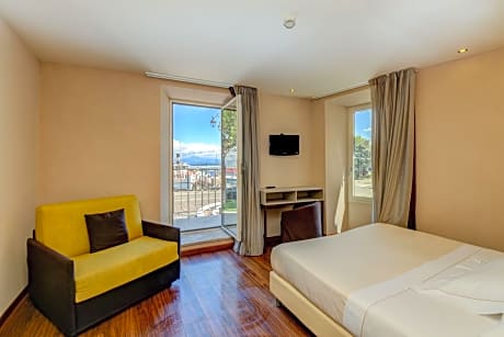 Deluxe Room with Balcony and Lake View
