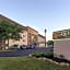 La Quinta Inn & Suites by Wyndham Cleveland - Airport North