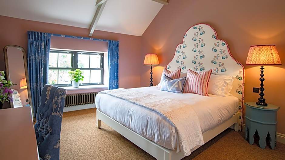 The White Lion Cowbridge