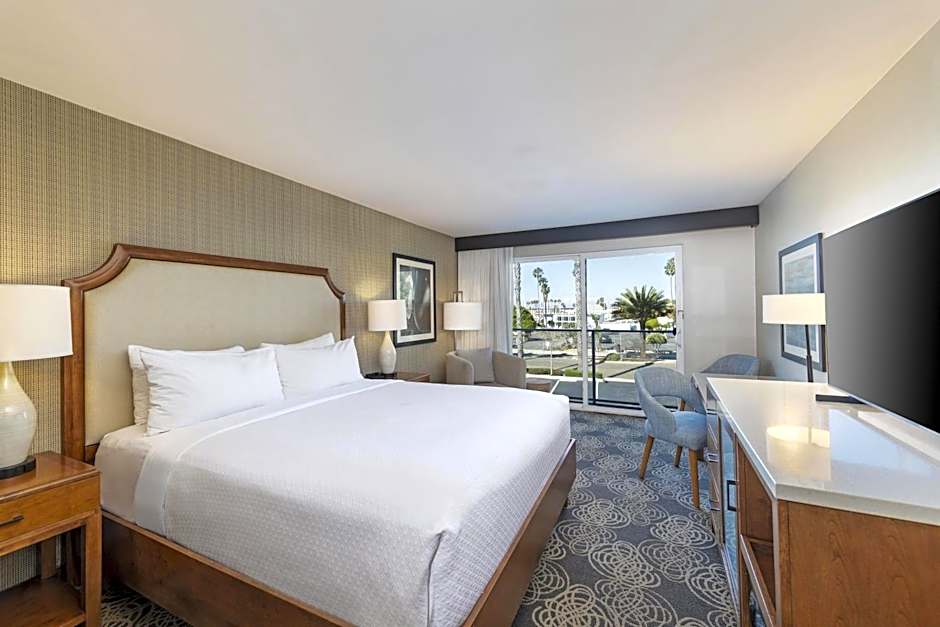 Redondo Beach Hotel, Tapestry Collection by Hilton