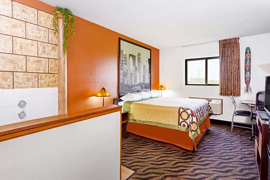 Super 8 by Wyndham Dixon