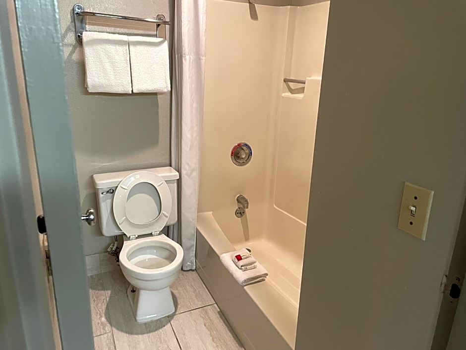 Days Inn by Wyndham Pleasant Prairie Kenosha