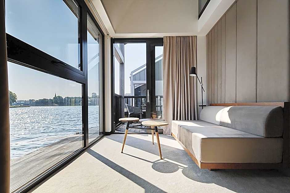 New Port Apartments on the River