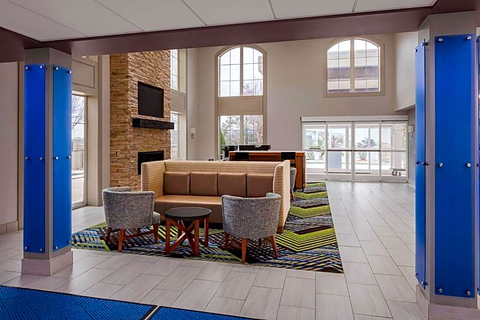Holiday Inn Express & Suites Asheville SW - Outlet Ctr Area By IHG