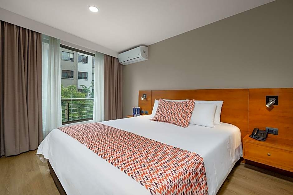 Leblon Suites Hotel Milla de Oro