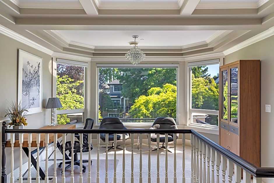 Luxurious Multi-Family Home in Vancouver West, 10 Mins Downtown