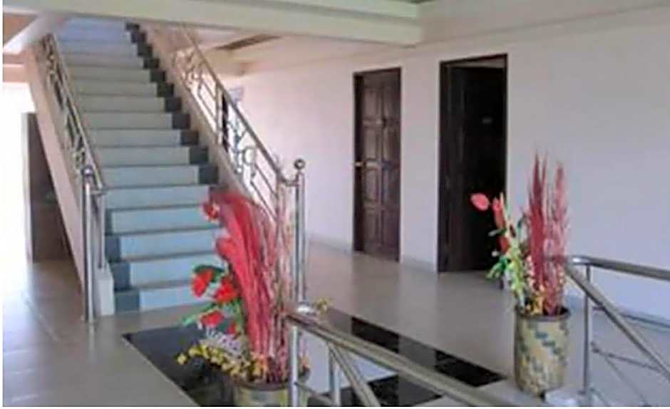Ploy Puu Residence
