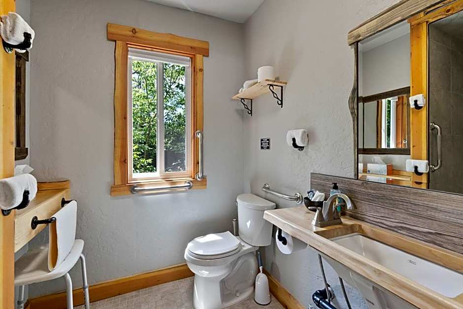 Lake Village Lodge