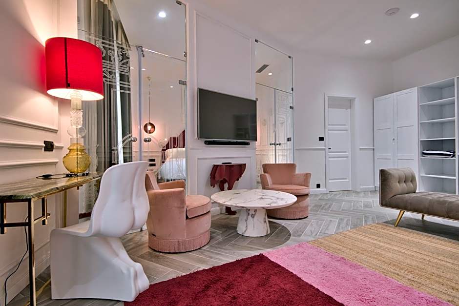 HOLM Boutique & SPA - IK Collection