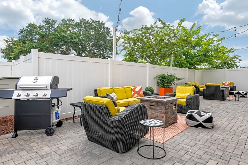 Holiday Inn Express & Suites St. Petersburg - Seminole Area By IHG