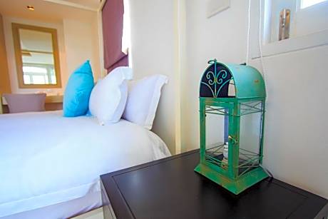 King Suite - Non-Smoking