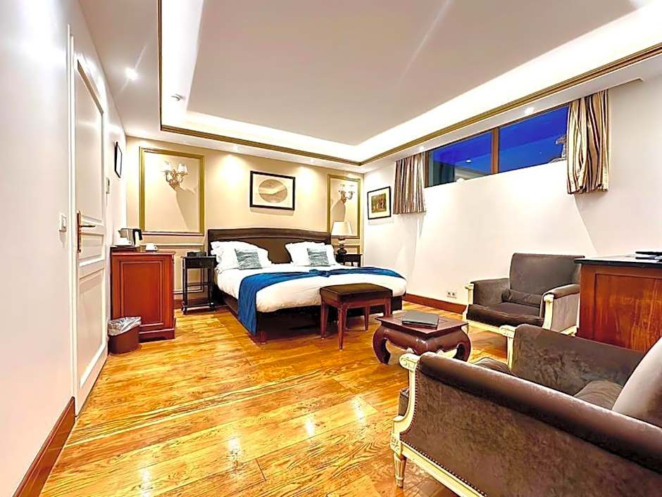 Photo 1 of 6 of Superior Room