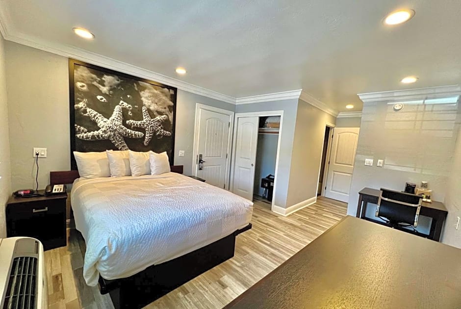 Aura Inn Monterey