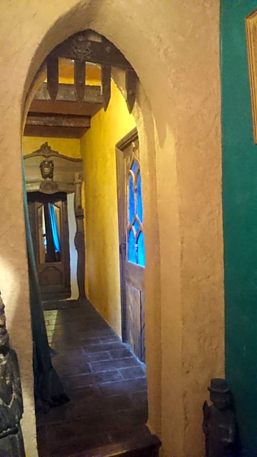 Suite Médiévale 40m2 chambre d' hôte du Mas Fabrègue