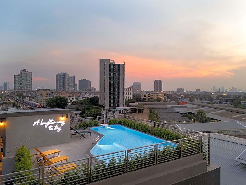 Lumen Bangkok Udomsuk Station