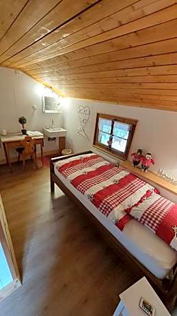 Single Room with Shared Bathroom