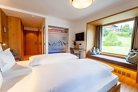 Deluxe Double Room with Shower