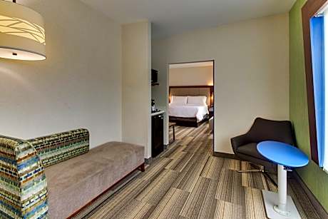 1 King Bed Standard Extra Floor Space