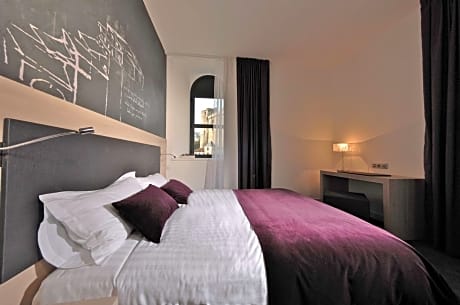 1 Queen Bed - Standard Room, Street View, Twin On Request