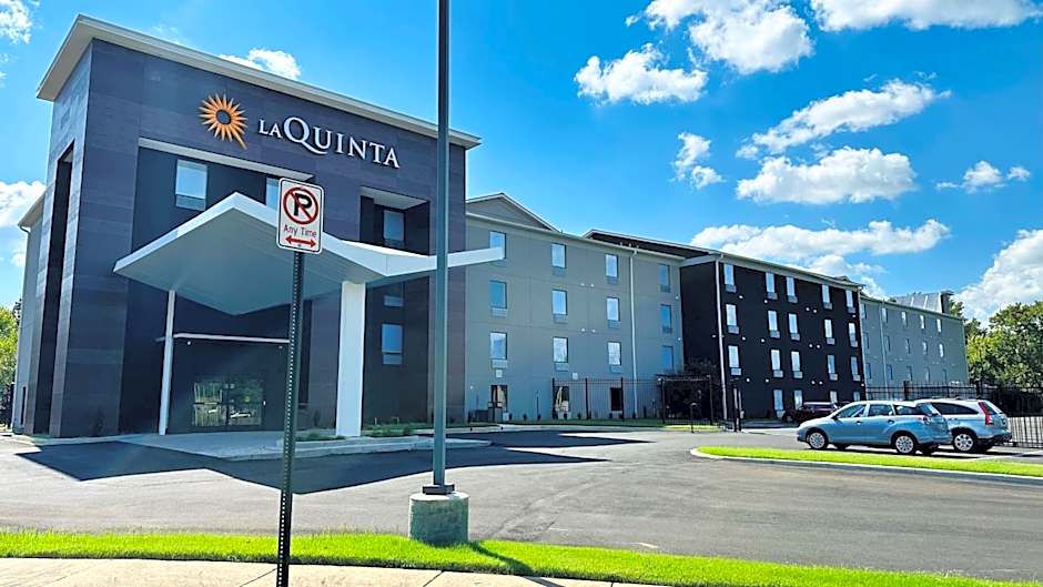 La Quinta Inn & Suites by Wyndham Memphis I-240
