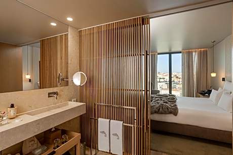 Superior Double Room with City View