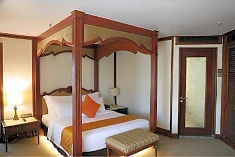 Queen Suite