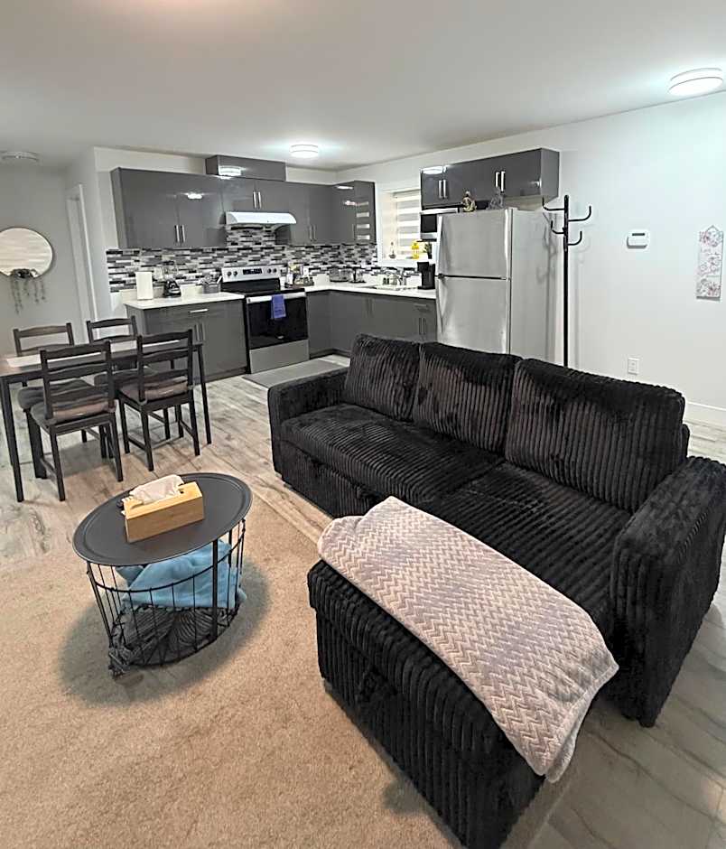 Lux Modern 2BR Radiant Suite+Free Parking