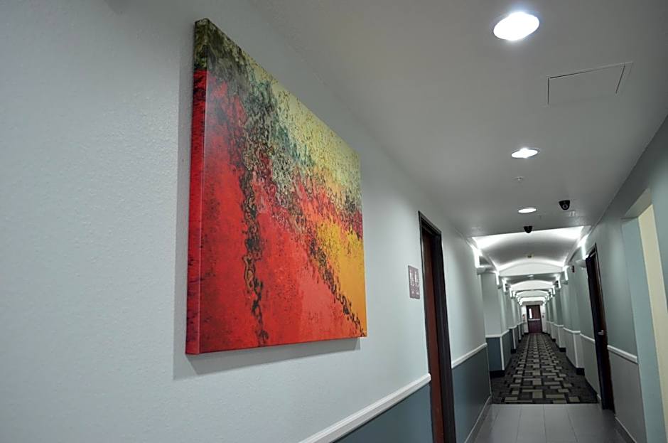 Super 8 by Wyndham Irving/DFW Apt/North
